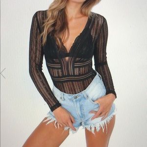 Tiger mist black lace long sleeve bodysuit